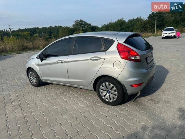 Сірий Форд Фієста, об'ємом двигуна 1.25 л та пробігом 162 тис. км за 5900 $, фото 7 на Automoto.ua