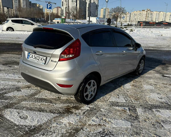 Сірий Форд Фієста, об'ємом двигуна 1.4 л та пробігом 136 тис. км за 7250 $, фото 4 на Automoto.ua