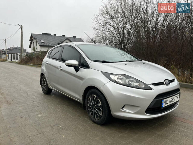 Серый Форд Фиеста, объемом двигателя 1.24 л и пробегом 128 тыс. км за 6500 $, фото 2 на Automoto.ua