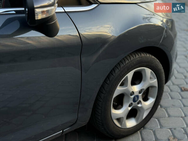 Сірий Форд Фієста, об'ємом двигуна 1.25 л та пробігом 98 тис. км за 5600 $, фото 19 на Automoto.ua