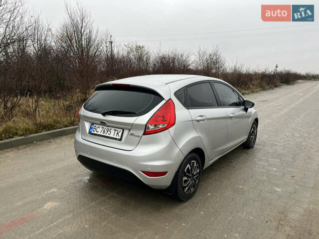 Серый Форд Фиеста, объемом двигателя 1.24 л и пробегом 128 тыс. км за 6500 $, фото 4 на Automoto.ua
