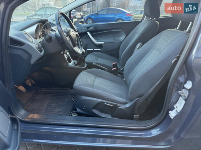 Сірий Форд Фієста, об'ємом двигуна 1.25 л та пробігом 98 тис. км за 5600 $, фото 22 на Automoto.ua