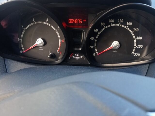 Серый Форд Фиеста, объемом двигателя 1.2 л и пробегом 85 тыс. км за 6500 $, фото 1 на Automoto.ua