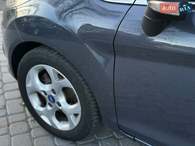 Сірий Форд Фієста, об'ємом двигуна 1.25 л та пробігом 98 тис. км за 5600 $, фото 6 на Automoto.ua