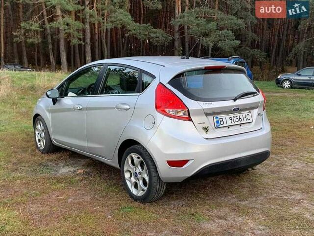 Сірий Форд Фієста, об'ємом двигуна 1.6 л та пробігом 230 тис. км за 7500 $, фото 3 на Automoto.ua