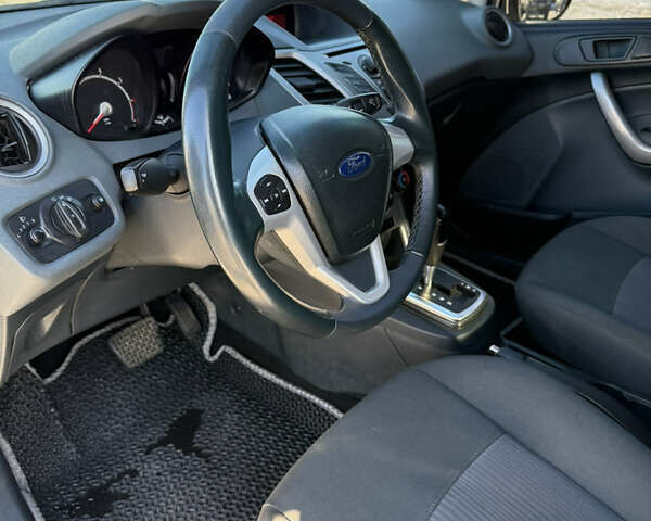 Сірий Форд Фієста, об'ємом двигуна 1.4 л та пробігом 136 тис. км за 7250 $, фото 9 на Automoto.ua