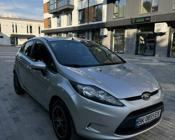 Сірий Форд Фієста, об'ємом двигуна 1.24 л та пробігом 219 тис. км за 5399 $, фото 1 на Automoto.ua