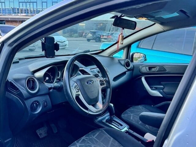 Сірий Форд Фієста, об'ємом двигуна 1.6 л та пробігом 332 тис. км за 5800 $, фото 6 на Automoto.ua