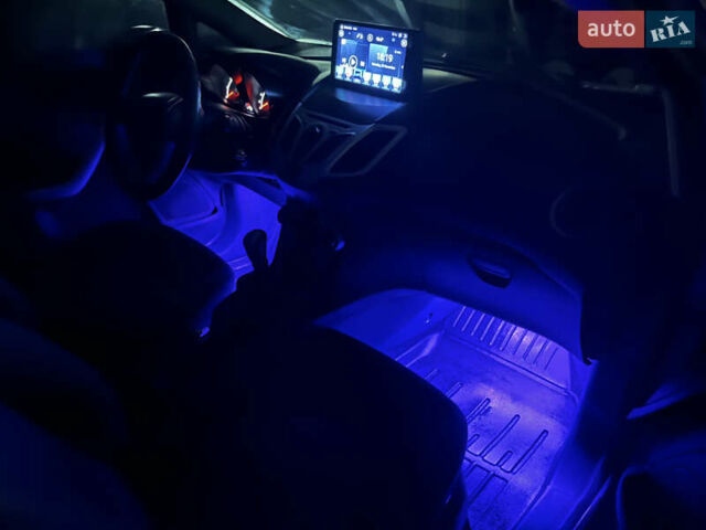 Серый Форд Фиеста, объемом двигателя 1.24 л и пробегом 128 тыс. км за 6500 $, фото 19 на Automoto.ua