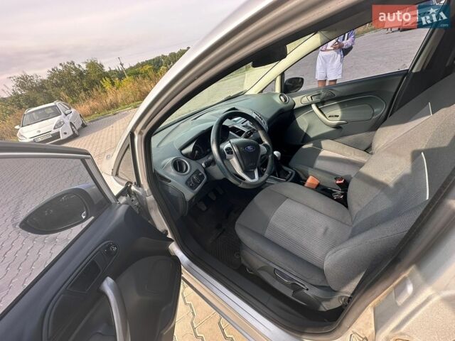Сірий Форд Фієста, об'ємом двигуна 1.25 л та пробігом 162 тис. км за 5900 $, фото 23 на Automoto.ua