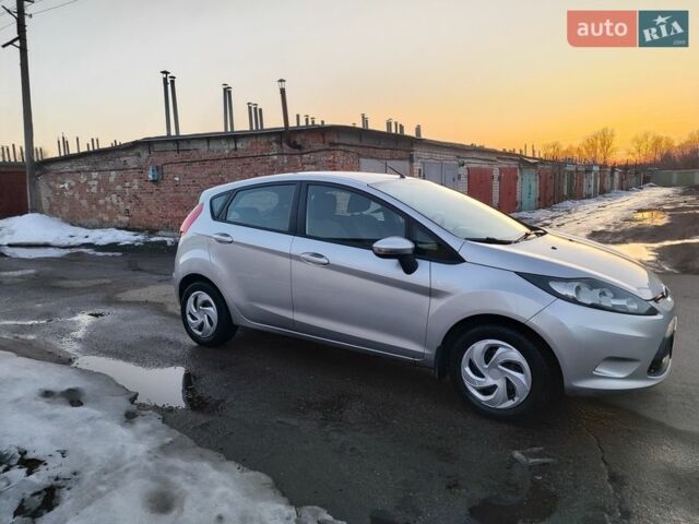Сірий Форд Фієста, об'ємом двигуна 1.25 л та пробігом 158 тис. км за 5500 $, фото 6 на Automoto.ua