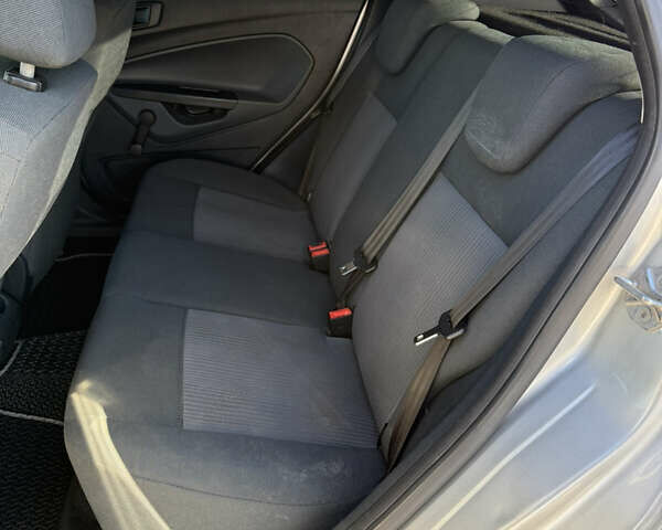 Сірий Форд Фієста, об'ємом двигуна 1.4 л та пробігом 136 тис. км за 7250 $, фото 12 на Automoto.ua