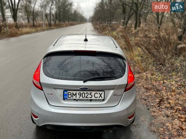 Серый Форд Фиеста, объемом двигателя 1.6 л и пробегом 132 тыс. км за 7500 $, фото 18 на Automoto.ua