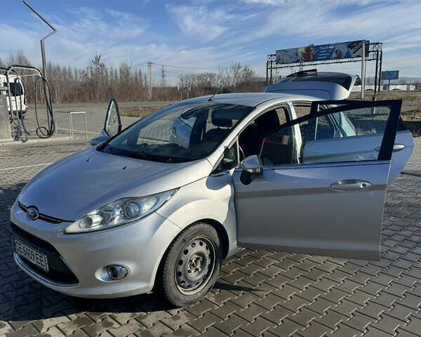 Серый Форд Фиеста, объемом двигателя 1.24 л и пробегом 184 тыс. км за 6483 $, фото 13 на Automoto.ua