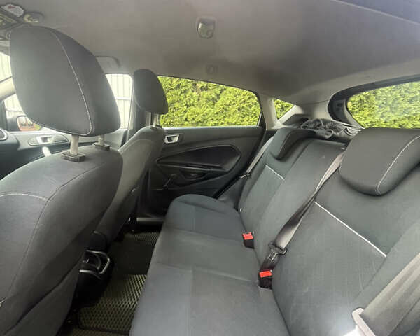 Сірий Форд Фієста, об'ємом двигуна 1.25 л та пробігом 194 тис. км за 5600 $, фото 10 на Automoto.ua
