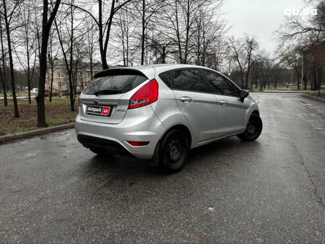 Сірий Форд Фієста, об'ємом двигуна 1.2 л та пробігом 239 тис. км за 5990 $, фото 6 на Automoto.ua