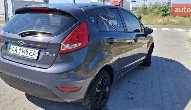 Сірий Форд Фієста, об'ємом двигуна 1.2 л та пробігом 210 тис. км за 5800 $, фото 3 на Automoto.ua