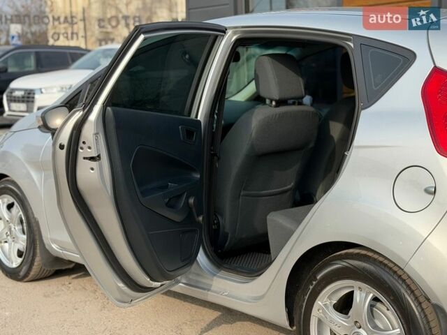 Серый Форд Фиеста, объемом двигателя 1.39 л и пробегом 222 тыс. км за 7100 $, фото 42 на Automoto.ua