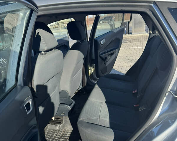 Серый Форд Фиеста, объемом двигателя 1.24 л и пробегом 184 тыс. км за 6483 $, фото 11 на Automoto.ua