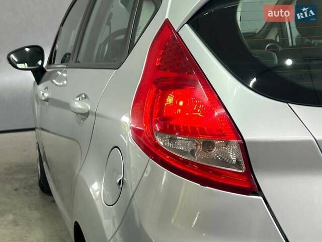 Форд Фиеста 2012 в Одессе на Automoto.ua Серый Форд Фиеста, объемом двигателя 1.4 л и пробегом 141 тыс. км за 5999 $, фото 4 на Automoto.ua