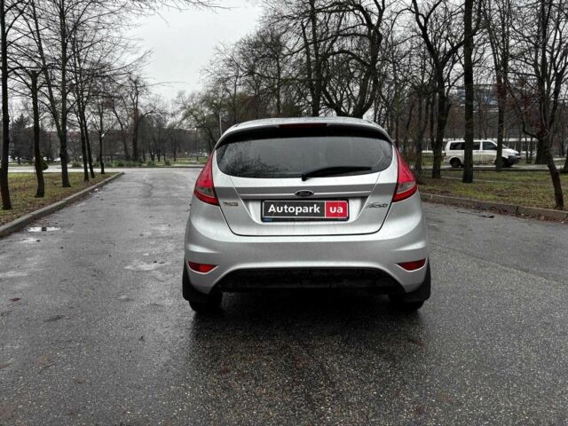 Сірий Форд Фієста, об'ємом двигуна 1.2 л та пробігом 239 тис. км за 5990 $, фото 5 на Automoto.ua