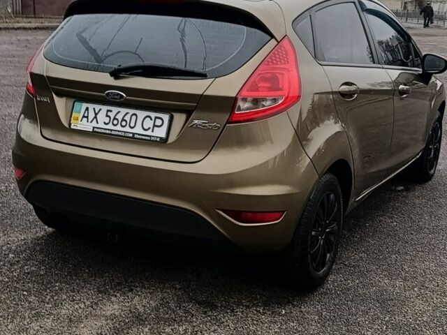 Серый Форд Фиеста, объемом двигателя 1.2 л и пробегом 110 тыс. км за 6300 $, фото 4 на Automoto.ua