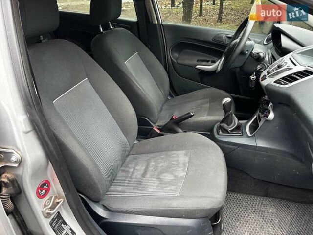 Сірий Форд Фієста, об'ємом двигуна 1.2 л та пробігом 239 тис. км за 5990 $, фото 16 на Automoto.ua