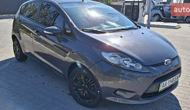 Сірий Форд Фієста, об'ємом двигуна 1.2 л та пробігом 210 тис. км за 5800 $, фото 2 на Automoto.ua