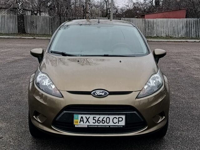 Серый Форд Фиеста, объемом двигателя 1.2 л и пробегом 110 тыс. км за 6300 $, фото 1 на Automoto.ua