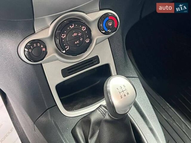 Форд Фиеста 2012 в Одессе на Automoto.ua Серый Форд Фиеста, объемом двигателя 1.4 л и пробегом 141 тыс. км за 5999 $, фото 11 на Automoto.ua