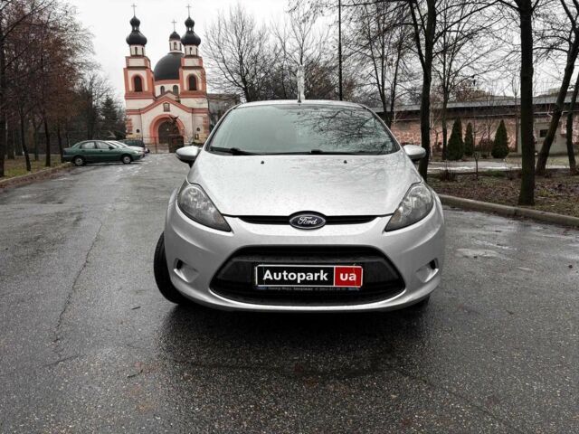 Сірий Форд Фієста, об'ємом двигуна 1.2 л та пробігом 239 тис. км за 5990 $, фото 1 на Automoto.ua