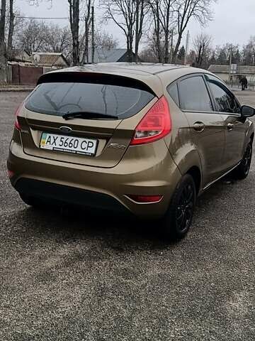 Серый Форд Фиеста, объемом двигателя 1.24 л и пробегом 110 тыс. км за 6300 $, фото 6 на Automoto.ua