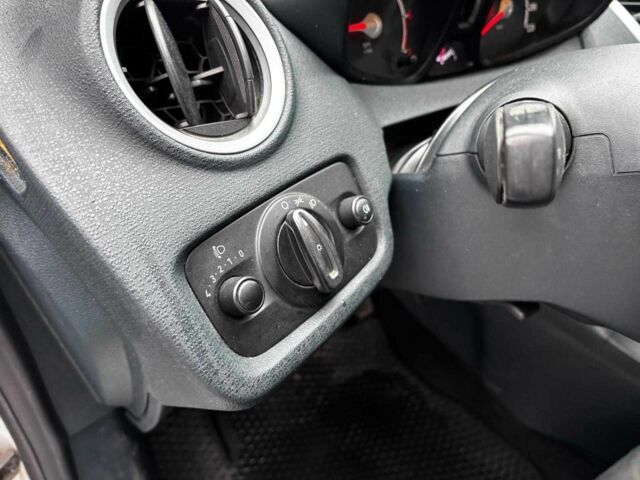 Сірий Форд Фієста, об'ємом двигуна 1.2 л та пробігом 239 тис. км за 5990 $, фото 19 на Automoto.ua