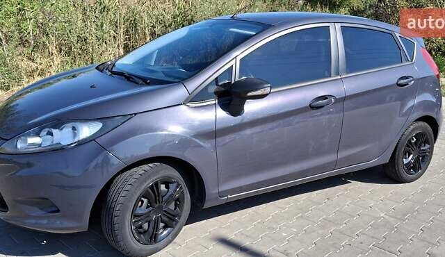 Сірий Форд Фієста, об'ємом двигуна 1.2 л та пробігом 210 тис. км за 5800 $, фото 6 на Automoto.ua
