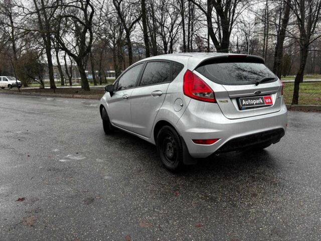 Сірий Форд Фієста, об'ємом двигуна 1.2 л та пробігом 239 тис. км за 5990 $, фото 4 на Automoto.ua