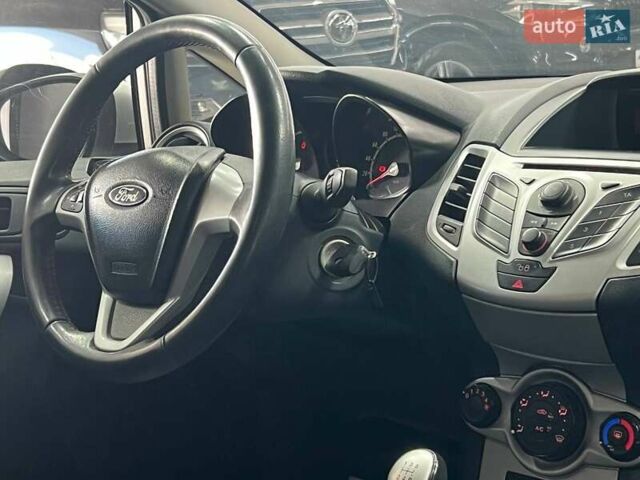 Форд Фиеста 2012 в Одессе на Automoto.ua Серый Форд Фиеста, объемом двигателя 1.4 л и пробегом 141 тыс. км за 5999 $, фото 17 на Automoto.ua