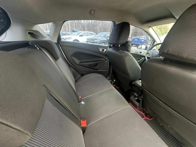 Серый Форд Фиеста, объемом двигателя 1.3 л и пробегом 130 тыс. км за 5700 $, фото 19 на Automoto.ua