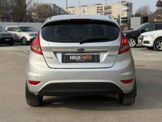 Сірий Форд Фієста, об'ємом двигуна 1.4 л та пробігом 222 тис. км за 7100 $, фото 4 на Automoto.ua