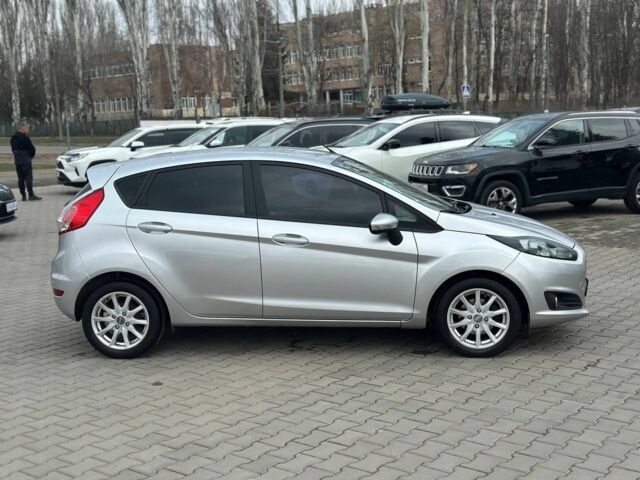 Серый Форд Фиеста, объемом двигателя 1.3 л и пробегом 130 тыс. км за 5700 $, фото 7 на Automoto.ua