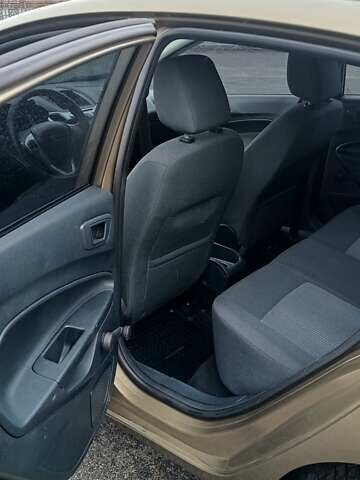 Серый Форд Фиеста, объемом двигателя 1.24 л и пробегом 110 тыс. км за 6300 $, фото 4 на Automoto.ua