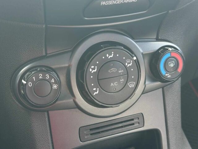 Серый Форд Фиеста, объемом двигателя 1.3 л и пробегом 130 тыс. км за 5700 $, фото 11 на Automoto.ua