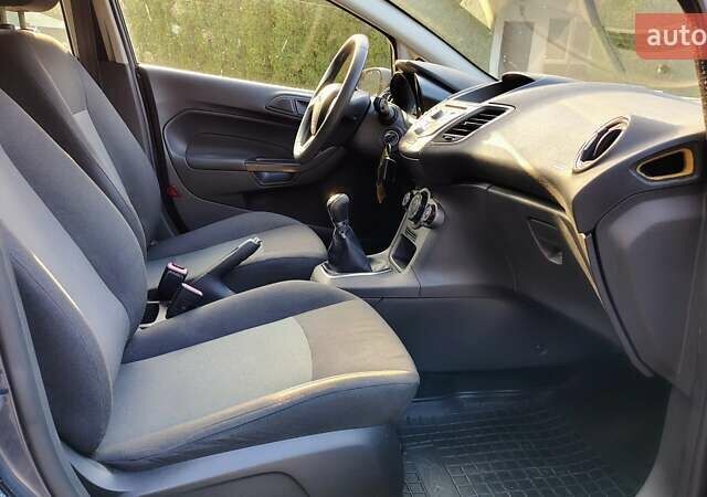 Серый Форд Фиеста, объемом двигателя 1.2 л и пробегом 152 тыс. км за 5299 $, фото 17 на Automoto.ua