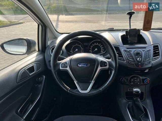 Форд Фиеста 2013 в Львове на Automoto.ua Серый Форд Фиеста, объемом двигателя 1.6 л и пробегом 291 тыс. км за 7800 $, фото 16 на Automoto.ua