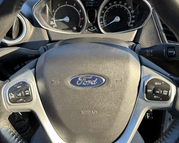 Сірий Форд Фієста, об'ємом двигуна 1.6 л та пробігом 227 тис. км за 7200 $, фото 12 на Automoto.ua