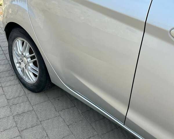 Форд Фиеста 2013 в Львове на Automoto.ua Серый Форд Фиеста, объемом двигателя 1.6 л и пробегом 291 тыс. км за 7800 $, фото 29 на Automoto.ua