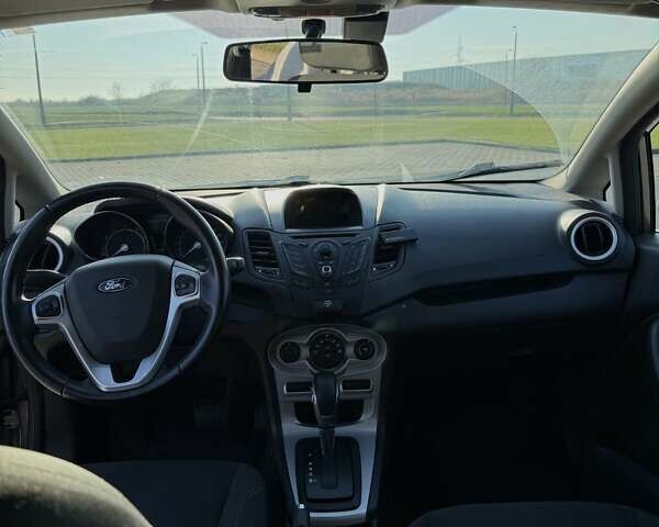 Сірий Форд Фієста, об'ємом двигуна 1.6 л та пробігом 227 тис. км за 7200 $, фото 9 на Automoto.ua