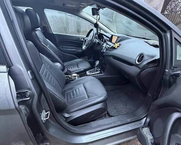 Сірий Форд Фієста, об'ємом двигуна 1.6 л та пробігом 95 тис. км за 8500 $, фото 23 на Automoto.ua