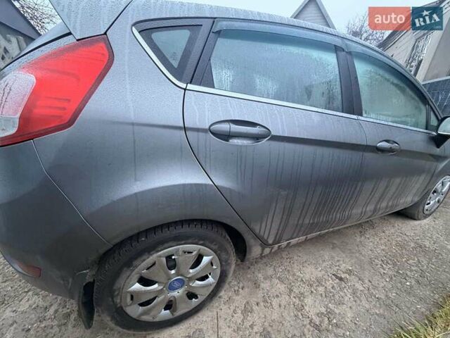 Сірий Форд Фієста, об'ємом двигуна 1.6 л та пробігом 95 тис. км за 8500 $, фото 9 на Automoto.ua