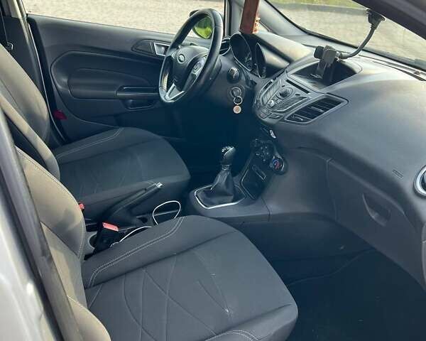 Форд Фиеста 2013 в Львове на Automoto.ua Серый Форд Фиеста, объемом двигателя 1.6 л и пробегом 291 тыс. км за 7800 $, фото 26 на Automoto.ua