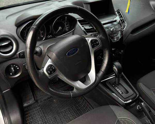 Сірий Форд Фієста, об'ємом двигуна 1.6 л та пробігом 91 тис. км за 8300 $, фото 6 на Automoto.ua